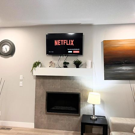 Flowealth Property Luxury Villa Near Lake Netflix Tv Wifi YYC Eksteriør bilde