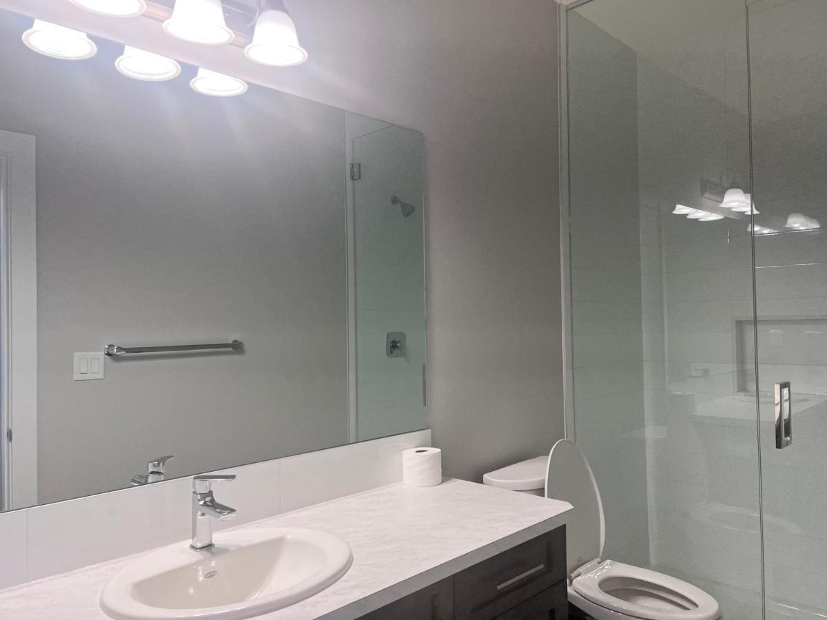 Flowealth Property Luxury Villa Near Lake Netflix Tv Wifi YYC Eksteriør bilde