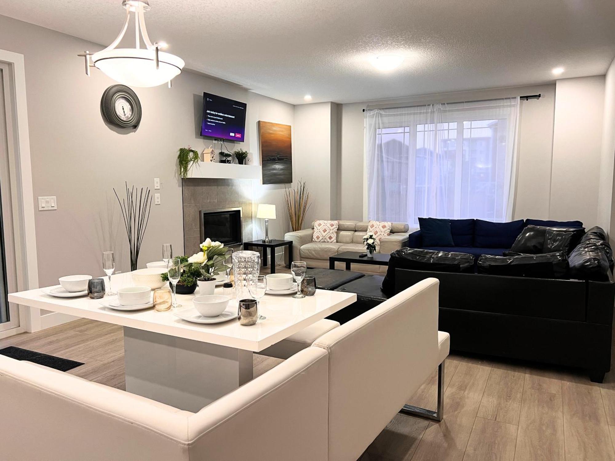Flowealth Property Luxury Villa Near Lake Netflix Tv Wifi YYC Eksteriør bilde